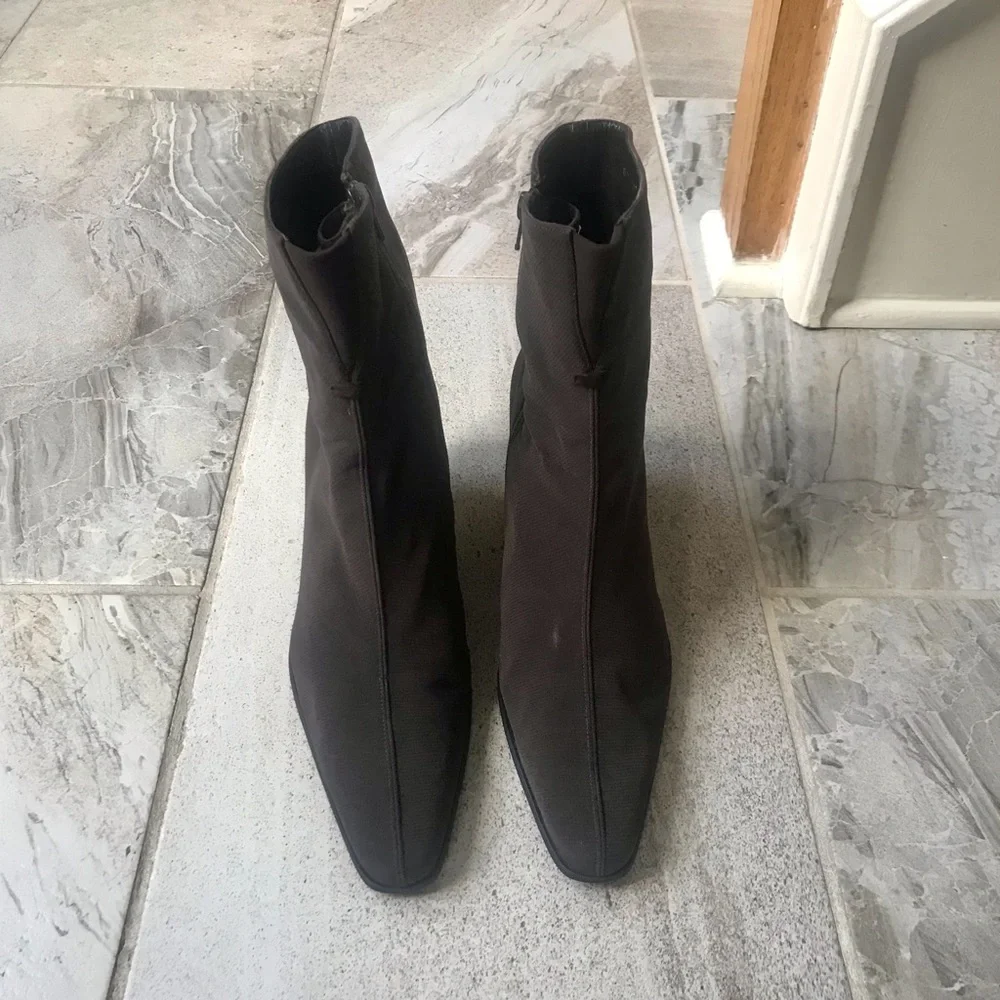 Stuart Weitzman Brown Gore-Tex Ankle Boots, Size 10. - Picture 2 of 11